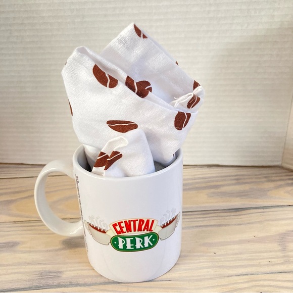 FRIENDS Series CENTRAL PERK Mug and Kitchen Towel Collectable Gift Set - Picture 3 of 12